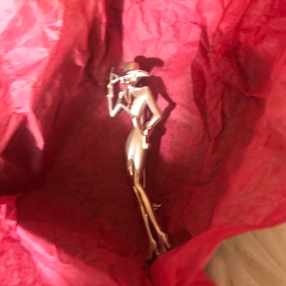 Designer Pin from BEST Jewelers - Picture 6 of 11